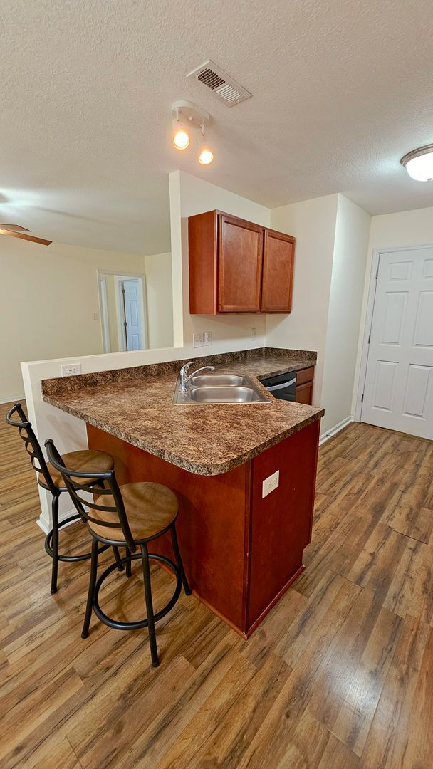 Building Photo - 3 BR 2 BA Liberty Hills