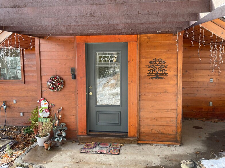 Building Photo - 28625 Willow Rd