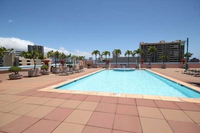Building Photo - 1 bed, 1 bath, 1 parking with a lanai, located in One Archer Lane!