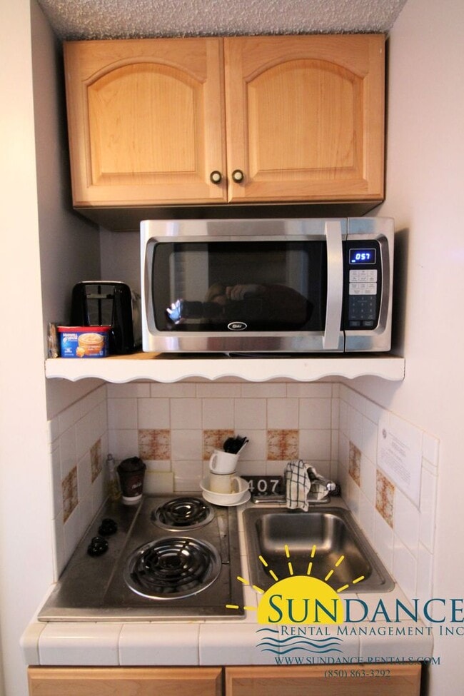Building Photo - Waterfront Furnished Studio Condo in Fort Walton Beach!