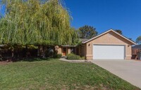 Building Photo - Beautiful South Redding Home