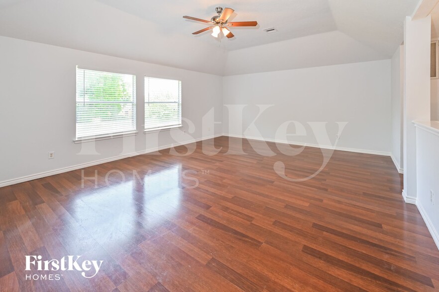 Building Photo - 11125 31st Ave N