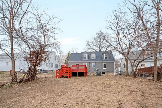 Building Photo - 1203 E 80th St