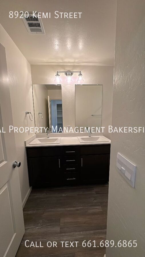 Building Photo - 8920 Kemi St