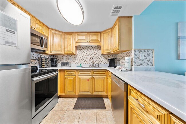 Building Photo - 111 W Beach Blvd