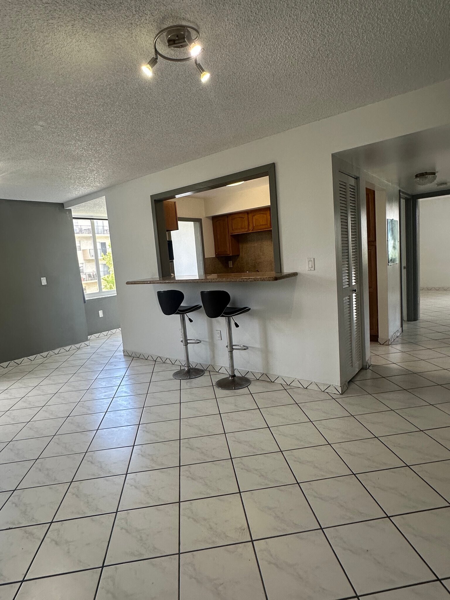 Building Photo - 250 180th Dr