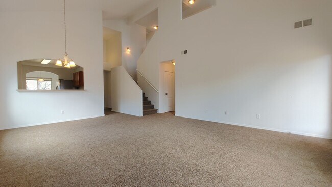 Building Photo - 2105 Margarita Dr SE