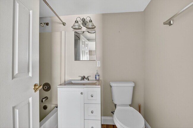 Building Photo - 3901 S Flagler Dr