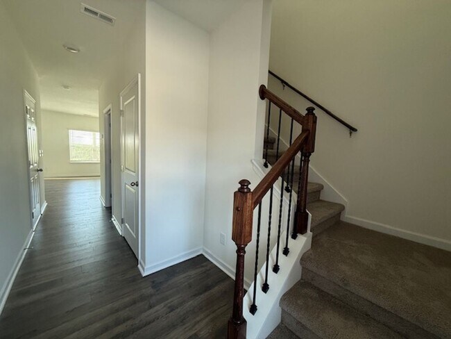 Building Photo - 3482 Tyee Xing Wy