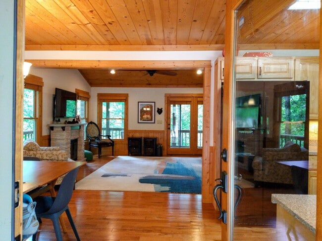 Building Photo - 386 Arbor Dr