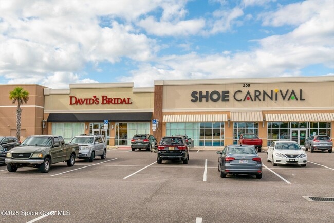 Building Photo - 4351 Silver Lake Dr