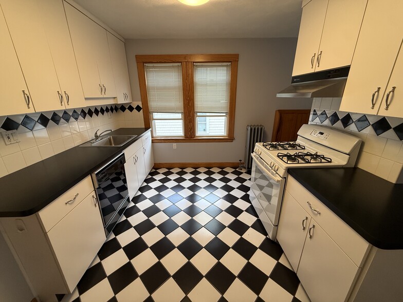 Building Photo - 68 Templeton Pky
