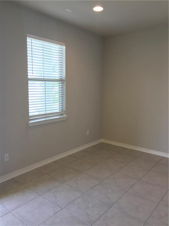 Building Photo - 1721 Artesian Spgs Xing