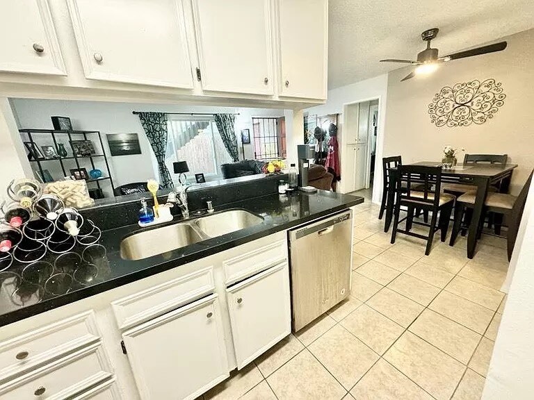 Building Photo - 4550 Bancroft St