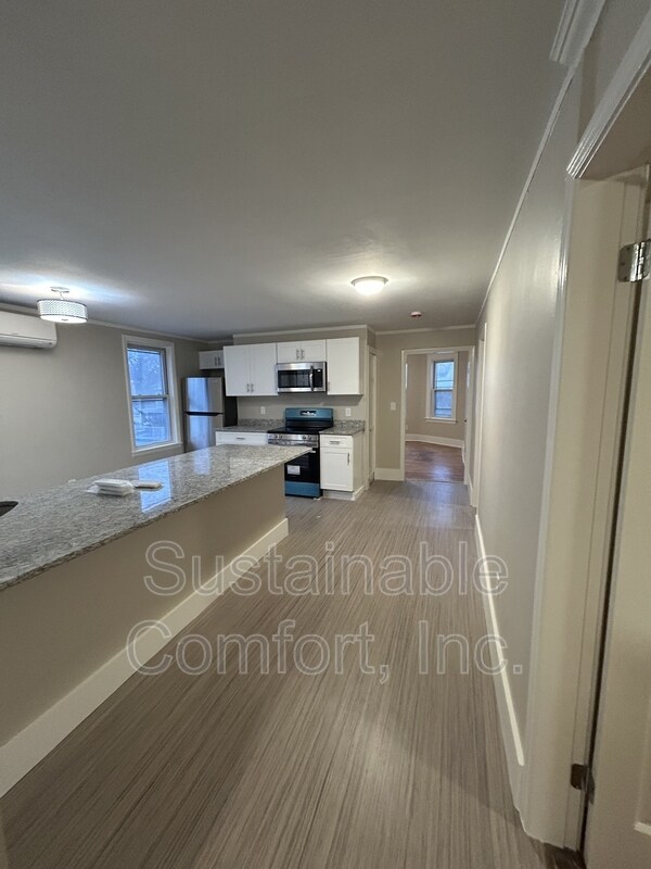 Building Photo - 12 Creston St