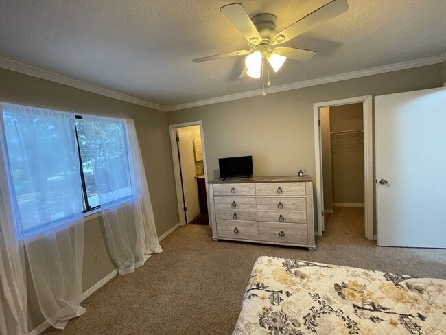 Building Photo - For Lease - Fully Furnished 2 BR | 1.5 BA ...