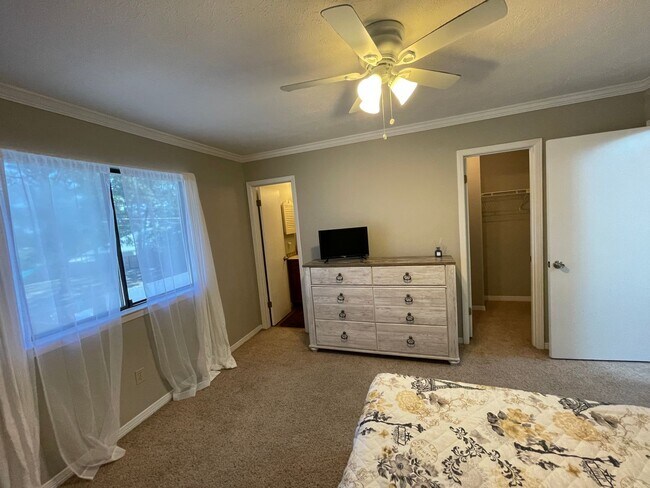 Building Photo - For Lease - Fully Furnished 2 BR | 1.5 BA Townhome in PCB!