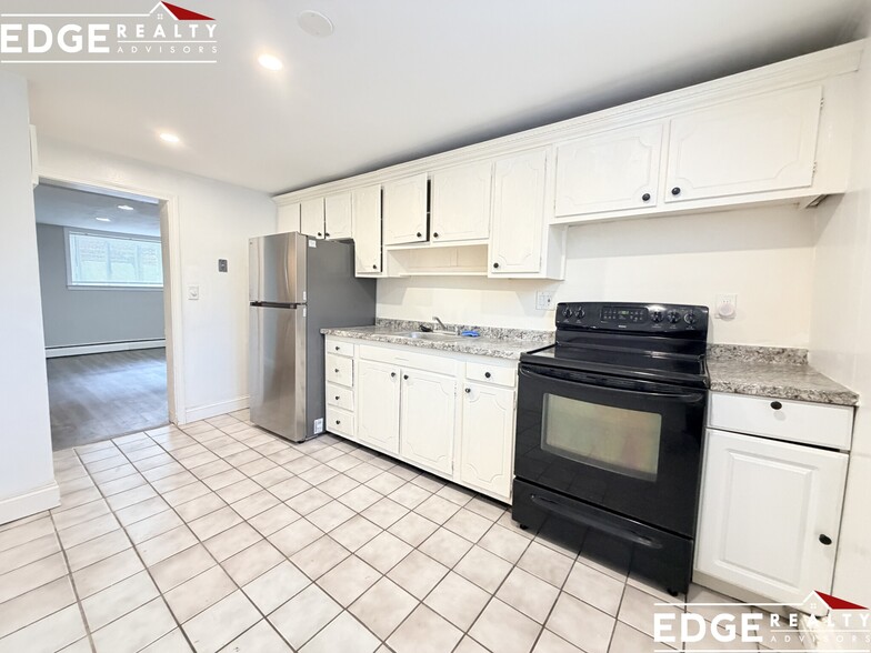 Building Photo - 8 Bryon Rd