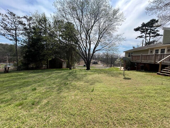 Building Photo - 29 Arrowhead Dr SE