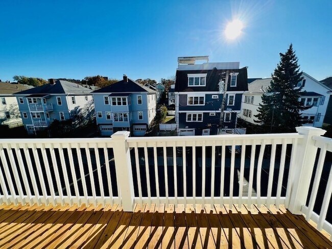 Building Photo - 22 Gardena St