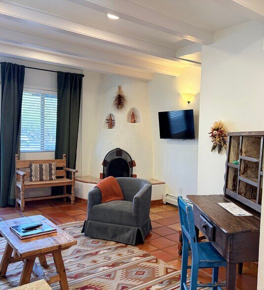Building Photo - 1572 Avenida de Las Americas