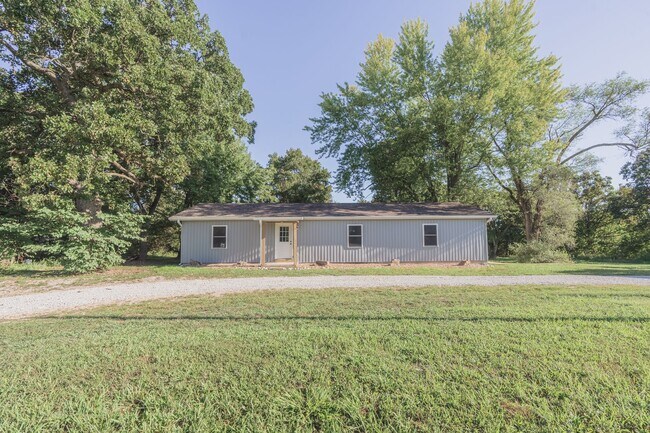 Primary Photo - 4 BEDROOM 3 BATHROOM HOUSE FOR RENT