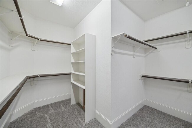Building Photo - 5739 Concha Ln
