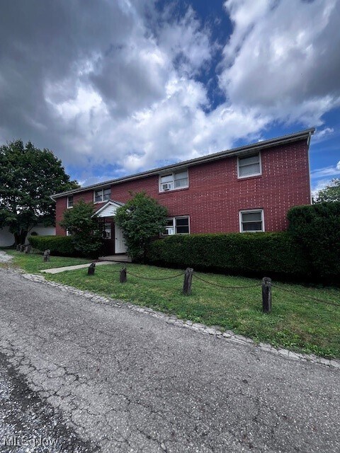 Primary Photo - 968 E 3rd St