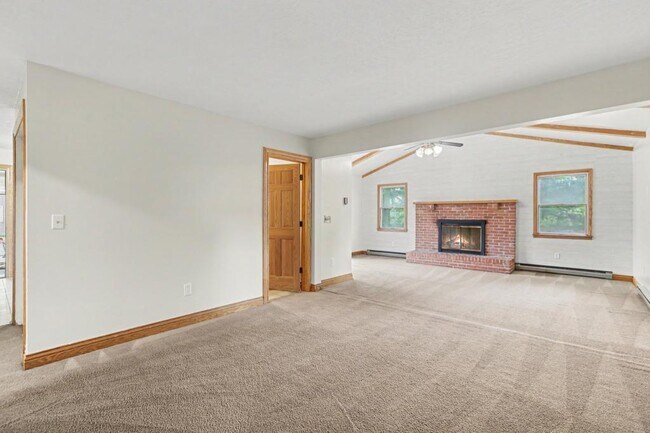 Building Photo - 136 Brookside Ave
