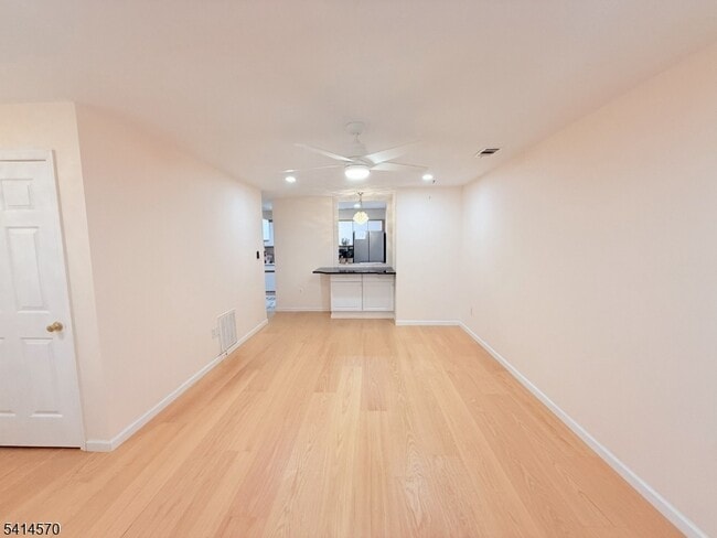 Building Photo - 2088 Edward Ct