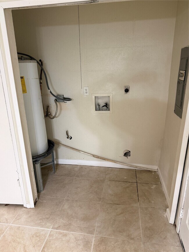 Building Photo - 4915 Porter Ridge Dr