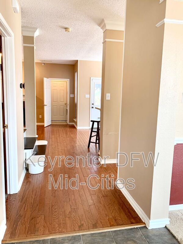 Building Photo - 8702 Saddlehorn Dr