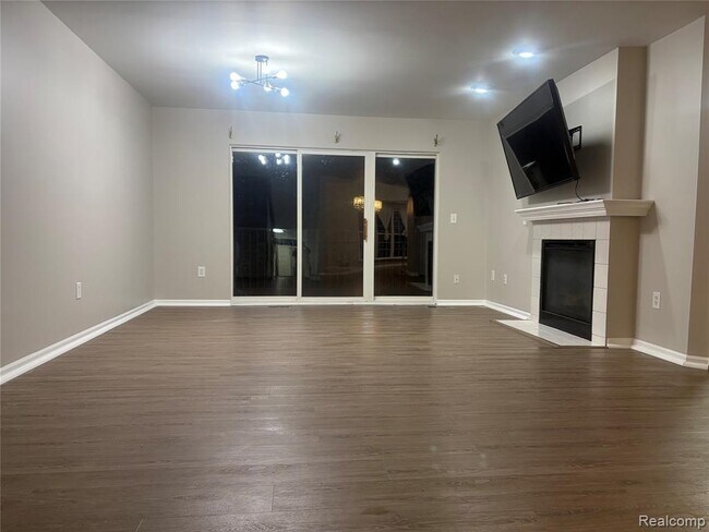 Building Photo - 758 Sandalwood Dr