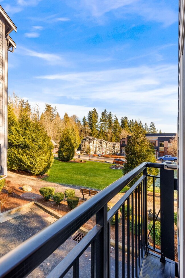 Building Photo - Issaquah/Talus Spacious Townhome 2 Bedroom...