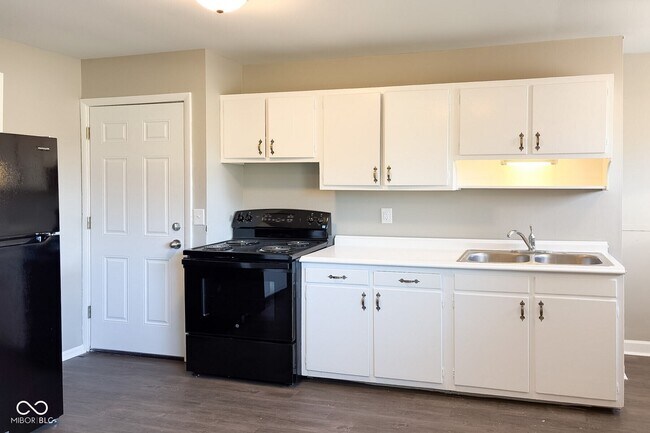 Building Photo - 5905 Devington Rd