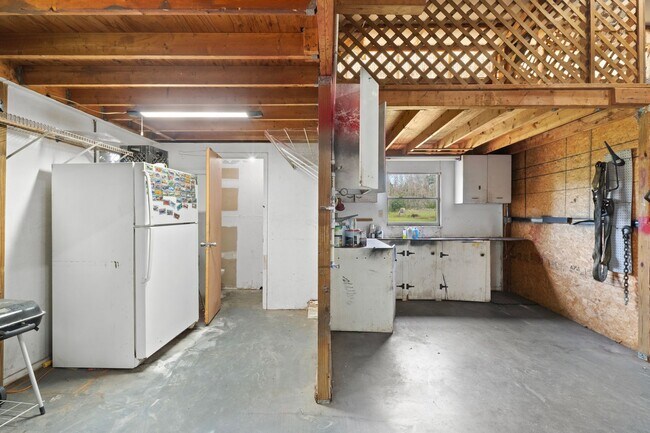 Building Photo - 17951 Dangler Rd