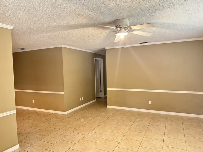 Building Photo - 190 N Bobwhite Point