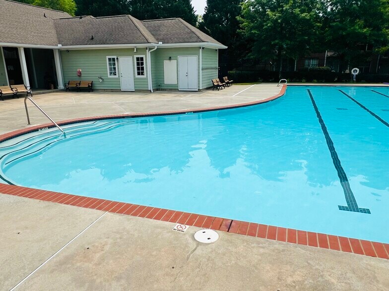 Community Pool - 1732 Pryor Rd SW