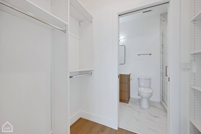 Building Photo - 3322 N Halsted St