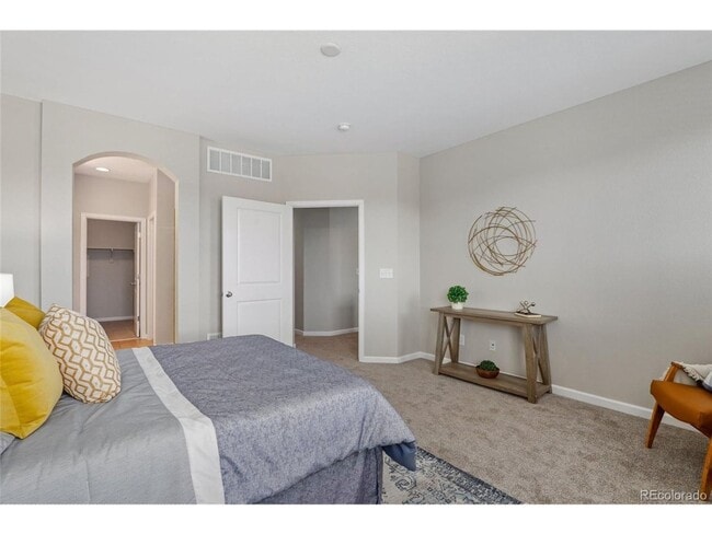 Building Photo - Charming 3BR Townhome in Golden