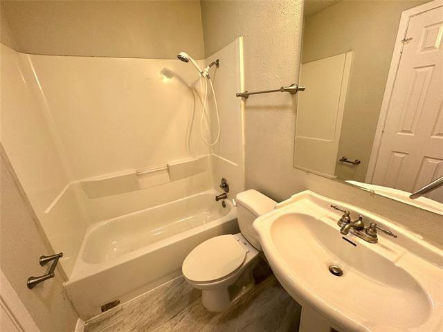 Building Photo - 2508 S Center St