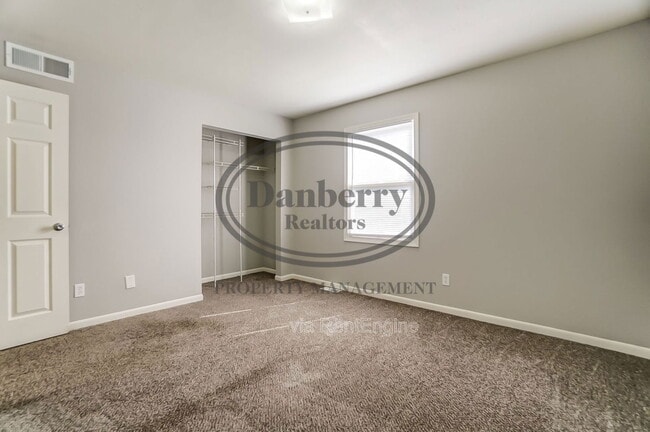 Building Photo - 1103 Searles Rd