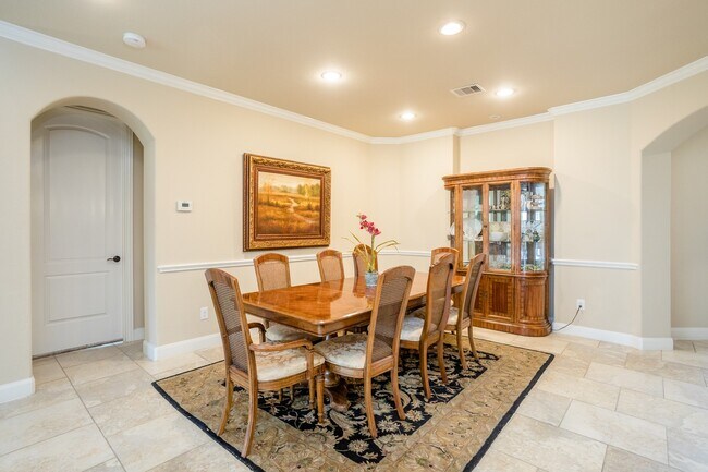 Building Photo - 7339 Chatham Green Dr