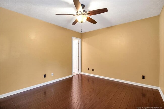 Building Photo - 425 Cityview Ln
