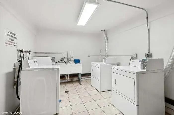 Building Photo - 10105 Hartford Ct