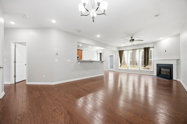 Building Photo - 7275 Heritage Oak Ct