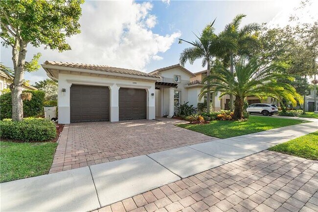 Building Photo - 10980 NW 78th Pl