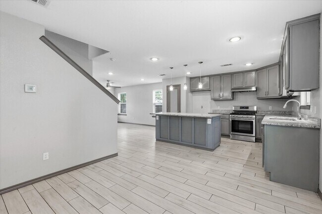 Building Photo - 1804 Glenmore Ave