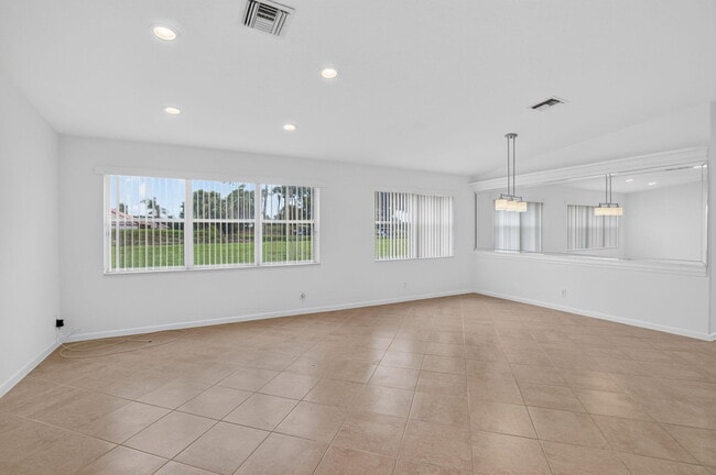 Building Photo - 15415 Summer Lake Dr