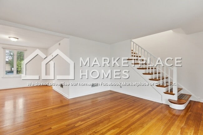 Building Photo - 706 Broadview Ave